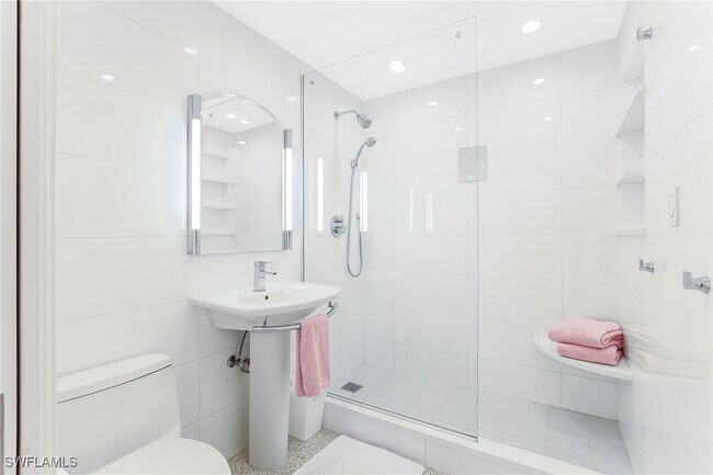 Photo - 1088 Wisconsin Dr