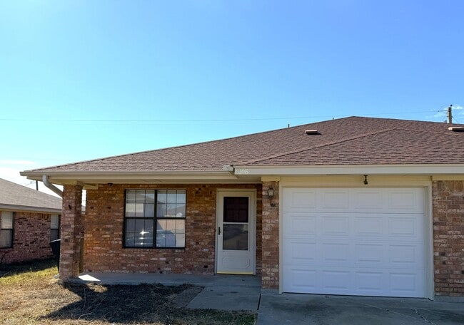 Building Photo - 3 bedroom, 2 bath Townhome in Killeen