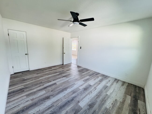 Photo - 209 E Main St