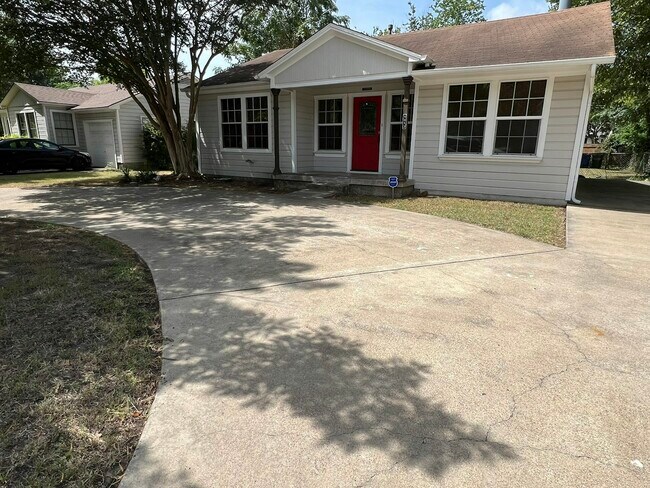 1313 Casa Vale Dr