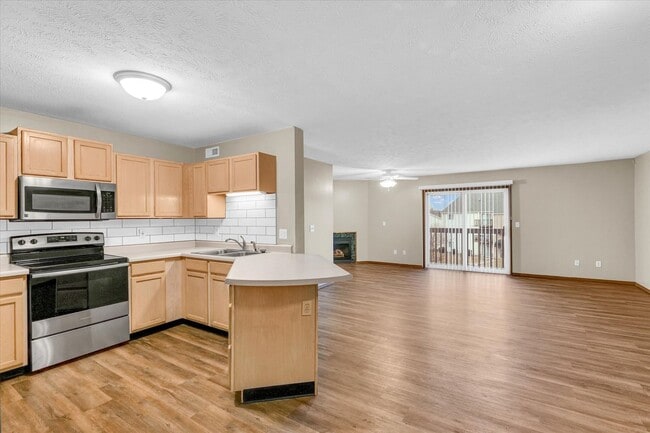 Photo - Rainbow Circle Apartments