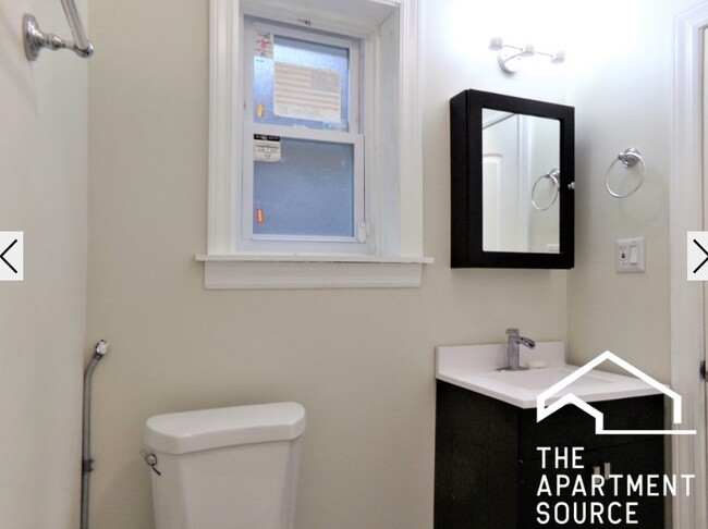 Photo - 2129 N Dayton St Unidad G