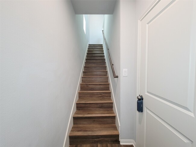 4908 Paradigm Ln
