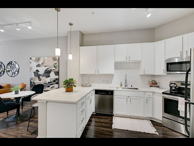 Photo - 2929 Wycliff Ave