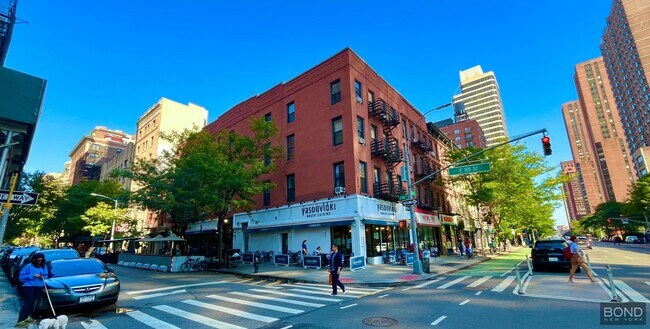 Building Photo - 171 E 88th St Unit 4C