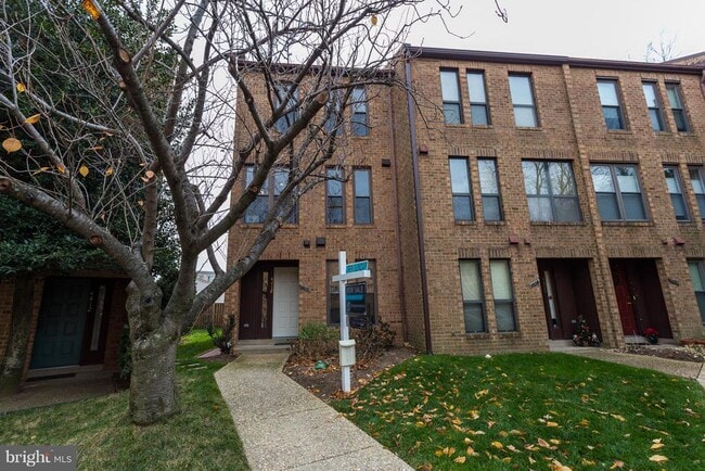 Building Photo - 4418 7th St N Rental