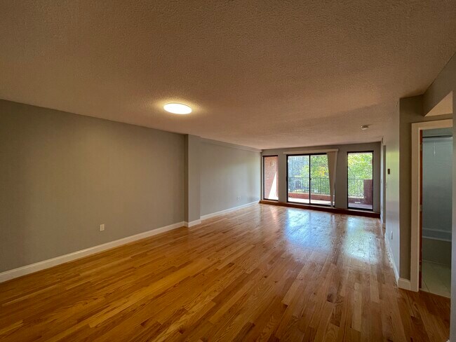 Photo - 1850 Beacon St