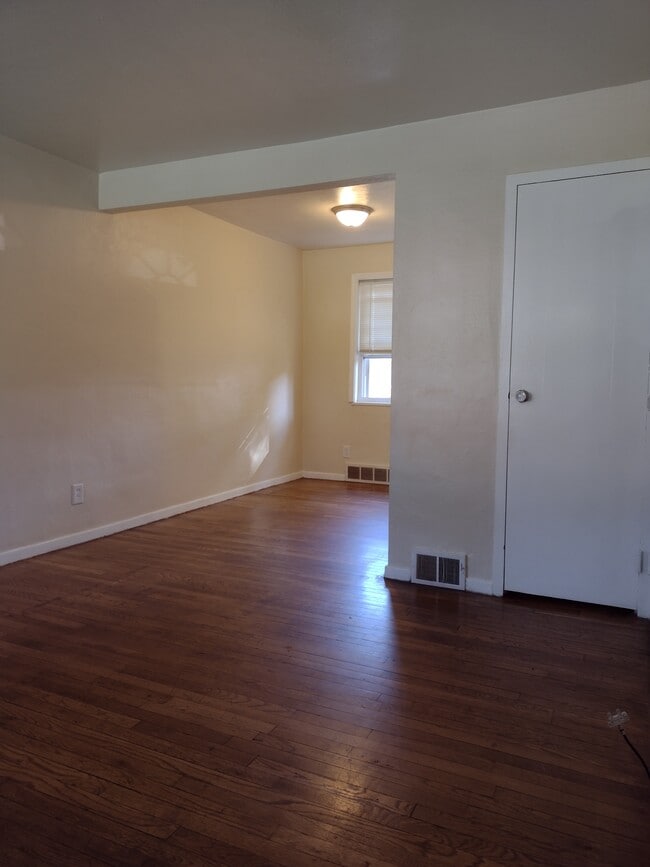 Photo - 22750 Fox Ave