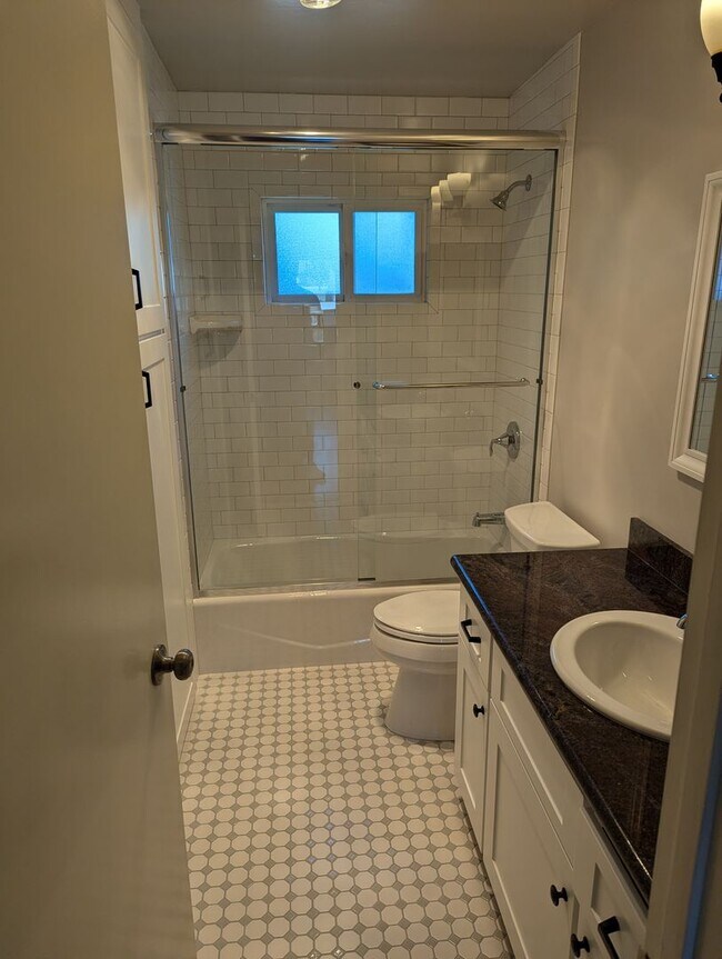 Photo - 1312 Broad St Unit B