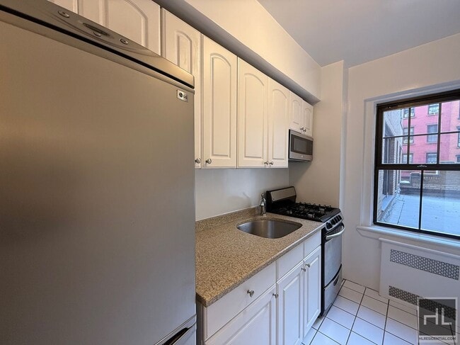 Photo - Christopher Street Unit 2K