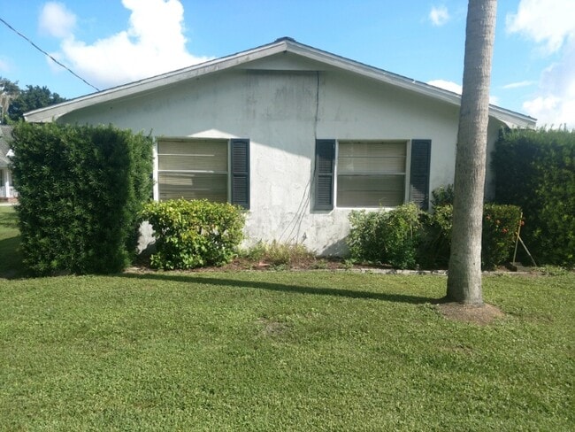 Photo - 5787 US-441 House