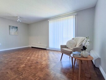 Photo - Regency Court Apartments - Kathleen