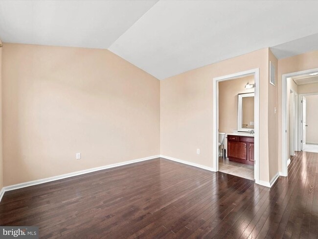 Photo - 145 Mercer Ct