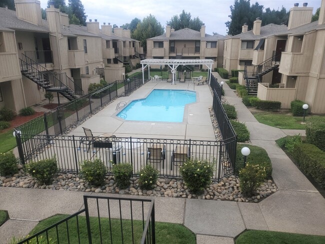 Photo - CEDAR CREEK VILLAGE APARTMENTS