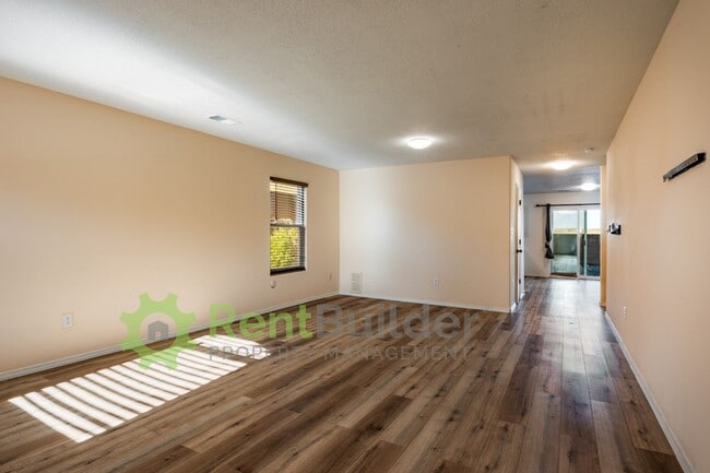 Photo - !!!!SIGN A LEASE GET A FREE MONTHS RENT!!!!