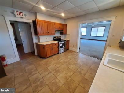 Photo - 2871 E High St