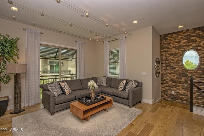 Photo - 6565 E Thomas Rd