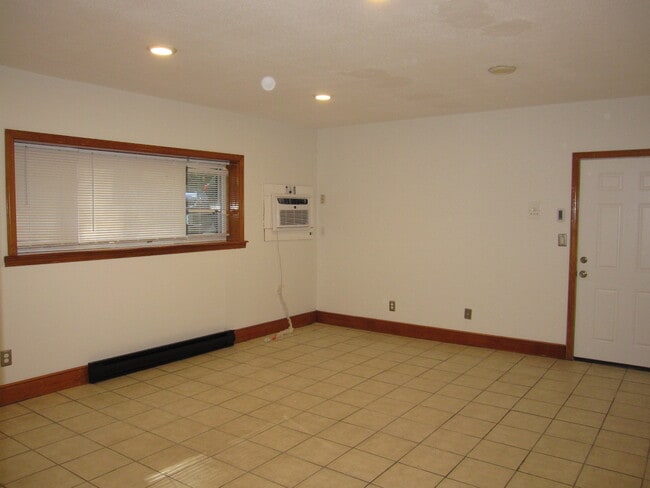 Photo - 75 Nicholas Rd Unidad C