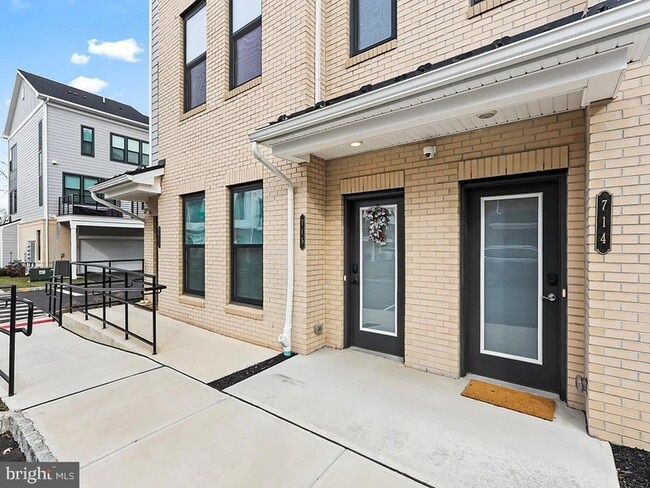 Photo - 715 Parker Blvd