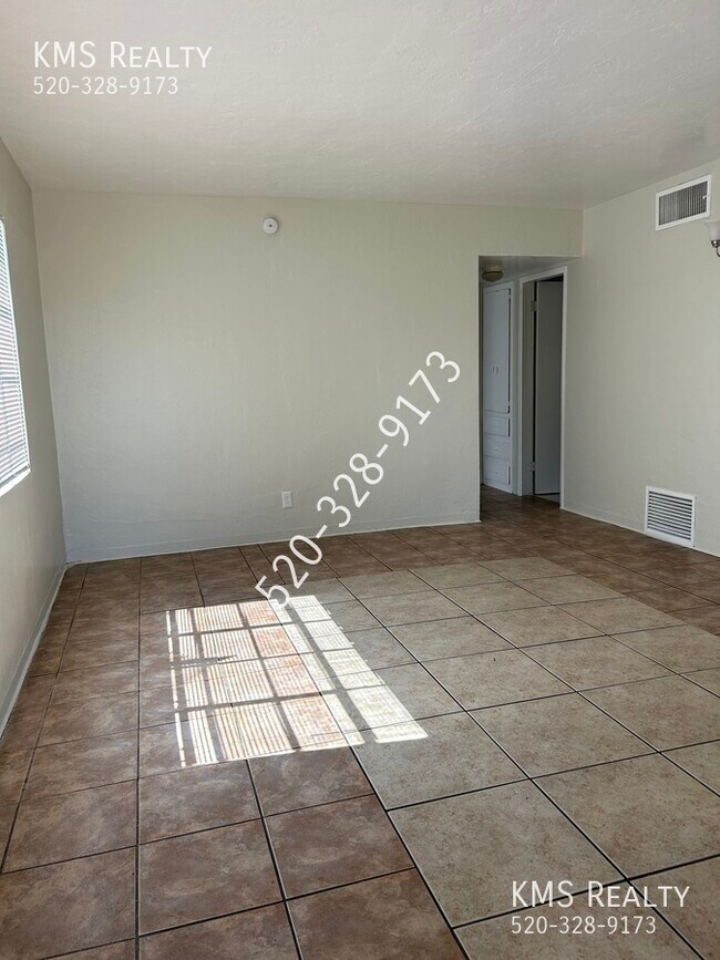 Photo - 4510 E 19th St