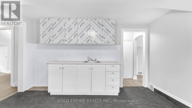 Photo - 908 Trafalgar St Unit UPPER