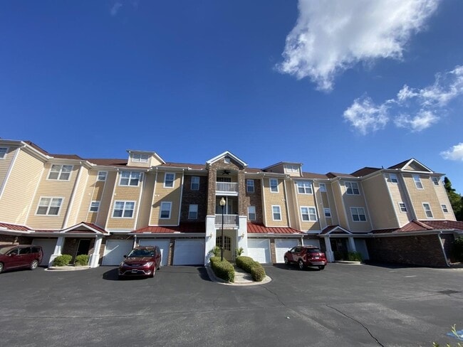 Building Photo - 5650 Barefoot Resort Bridge Rd