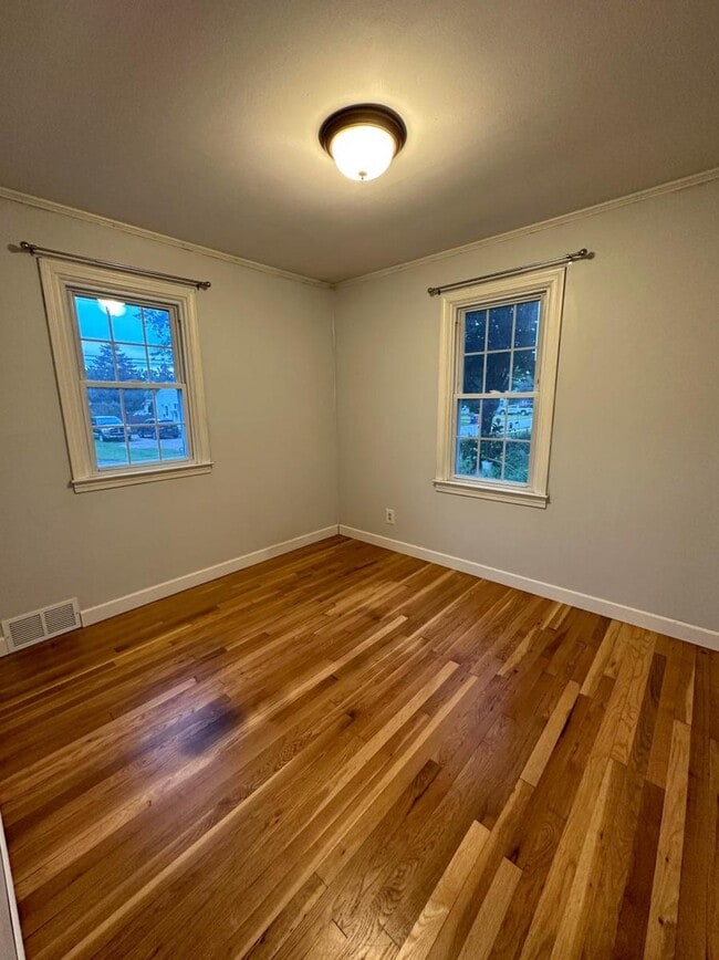 Front Bedroom 9x10
