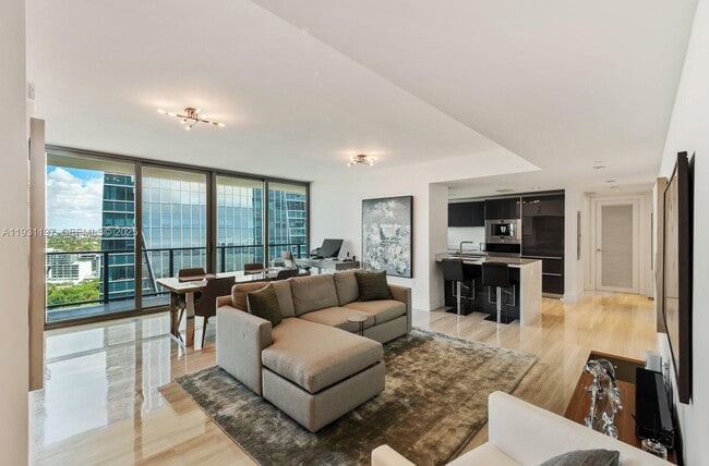 Building Photo - 1451 Brickell Ave Unit 2405