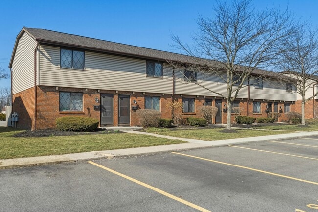 Photo - 195 Nottingham Ct