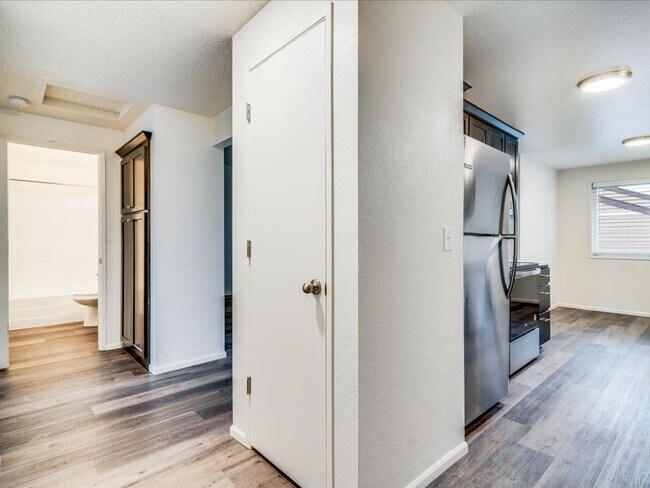 Photo - Barclay Square Apartments