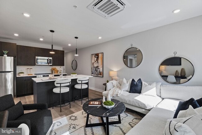 Building Photo - 3449 Scotts Ln Unit B319