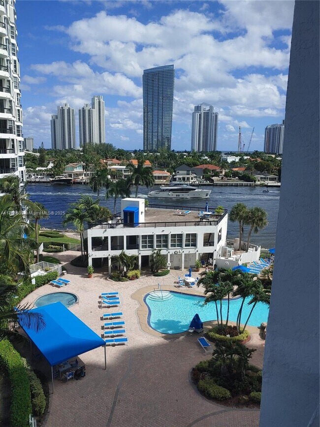 Photo - 19101 NE 36th Pl Unit 707