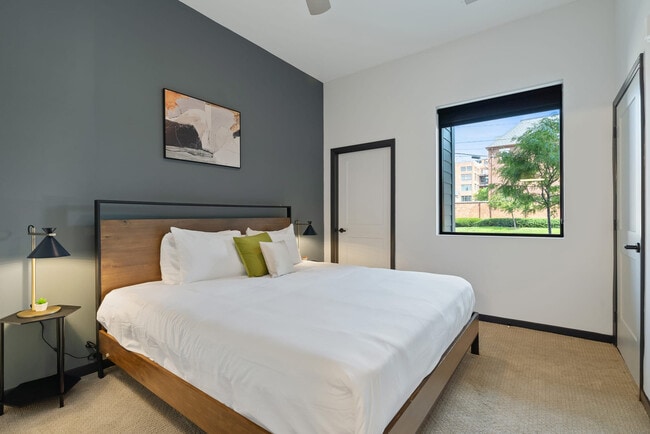 Photo - 423 E Michigan St Unit ID1026461P