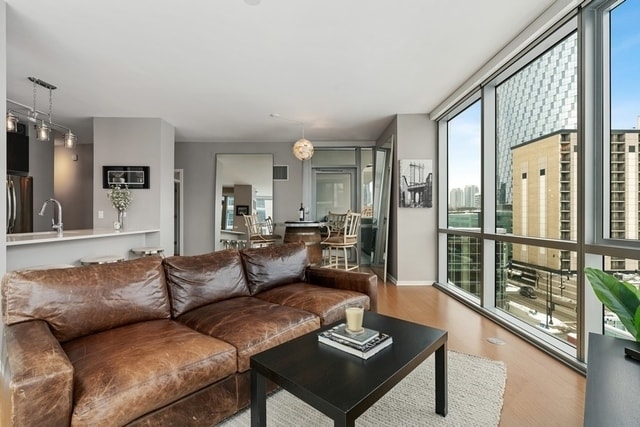 Photo - 123 S Green St Unit 706B