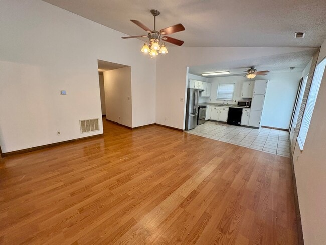 Photo - 1443 Blue Brook Way