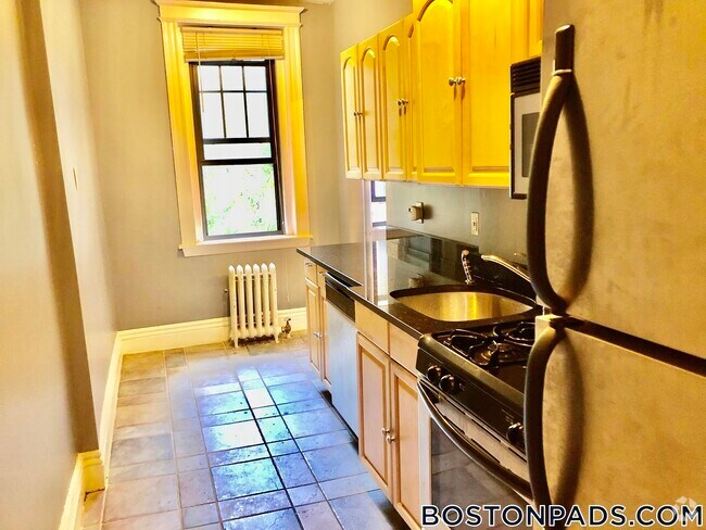 Building Photo - 60 Queensberry St Rental