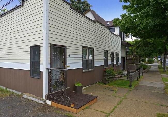 Photo - 16 E 40th St