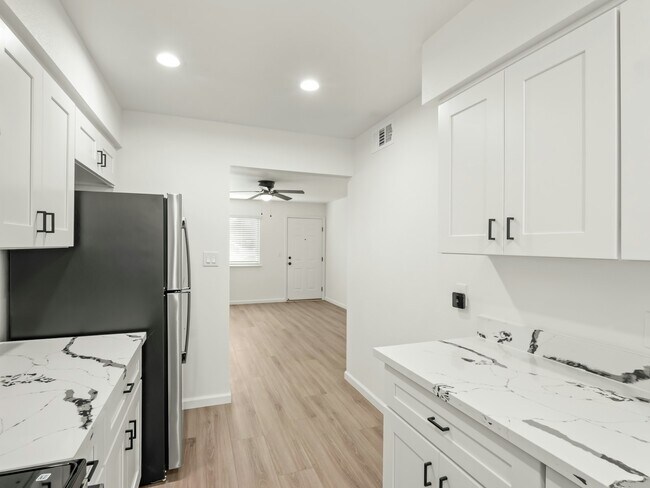Photo - 2126 N Glenn Ave Unit 2126