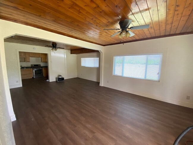 Photo - 1594 7th Ave Dr