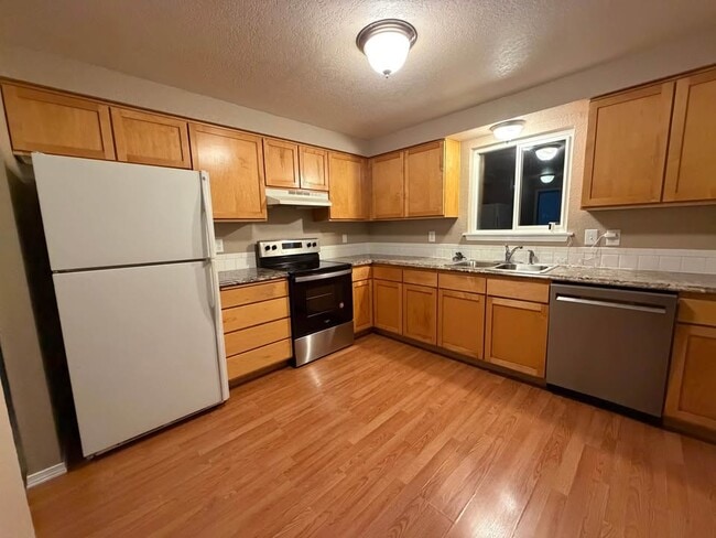Photo - 3 108th St SE