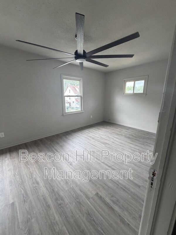 12609 Dove Ave