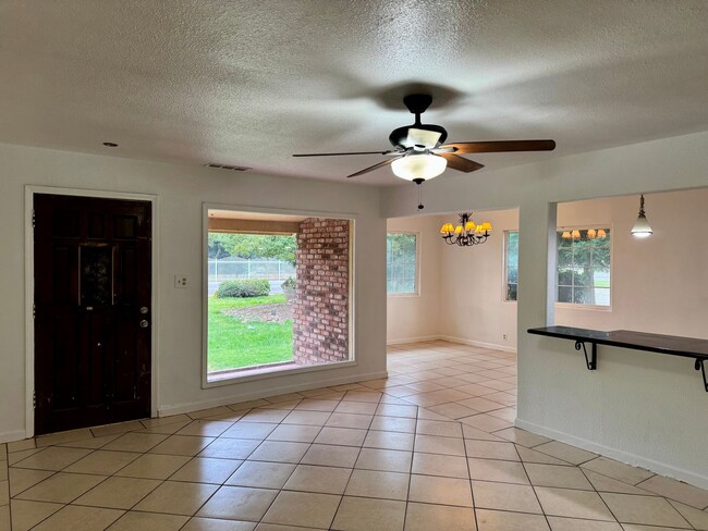 Photo - 2025 CA-140 Unit House