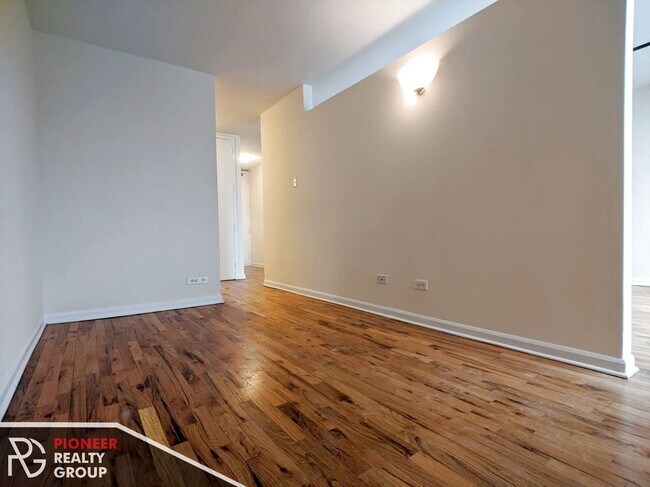 Photo - 4600 N Clarendon Ave Unit 1410