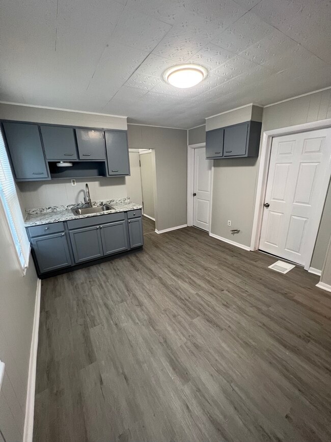 Photo - 334/336 Parkdale Ave. Unit 2