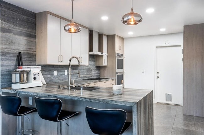 Building Photo - Amberwood