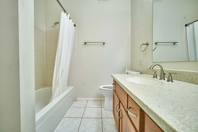 Photo - 2816 Holly Hall St