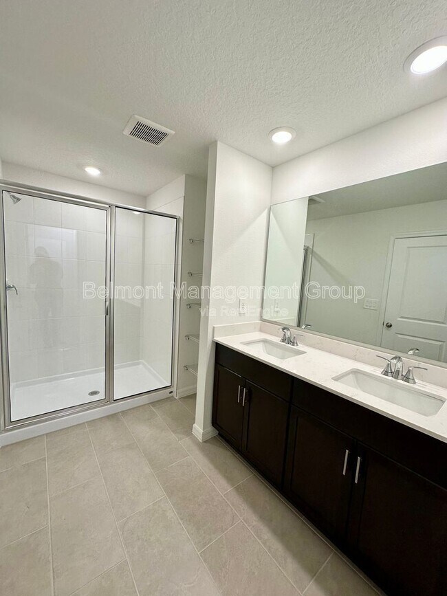 Photo - 1122 Bradford Pk Dr