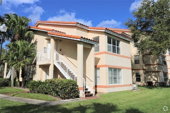Building Photo - 3400 Pinewalk Dr N Unit 935 Rental