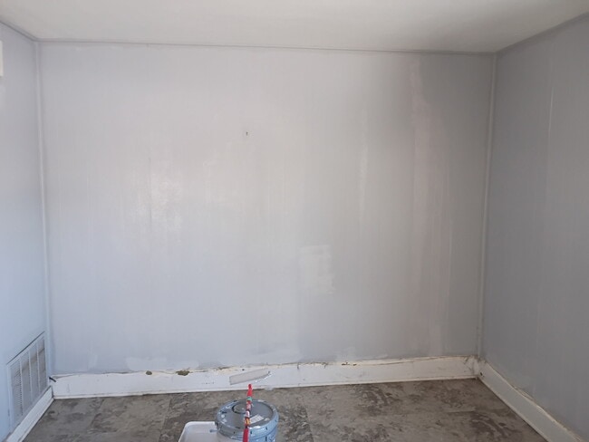 Building Photo - 503 N Eastwood Dr Unit 2a