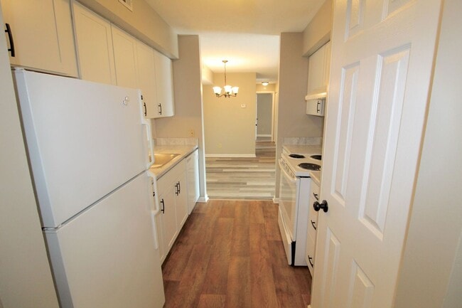 Photo - 3 bedroom Condo For Rent - 1018-6 Blueridge Dr